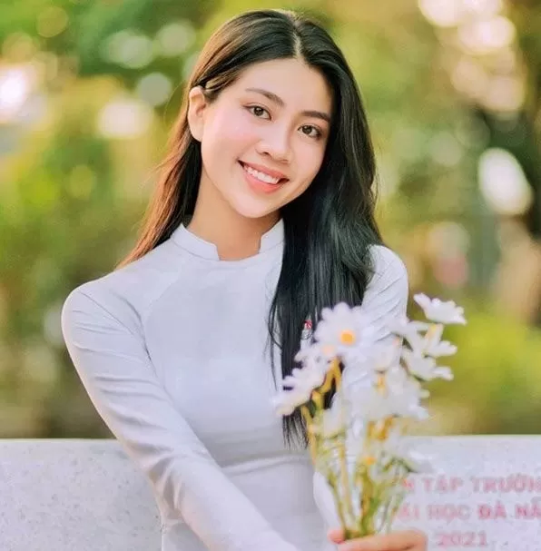 PHẠM HƯƠNG